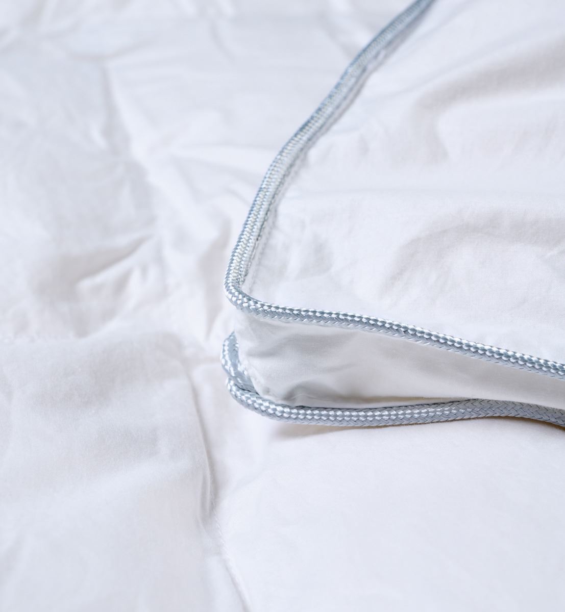 Keskilämmin untuvapeitto valkoinen - 2