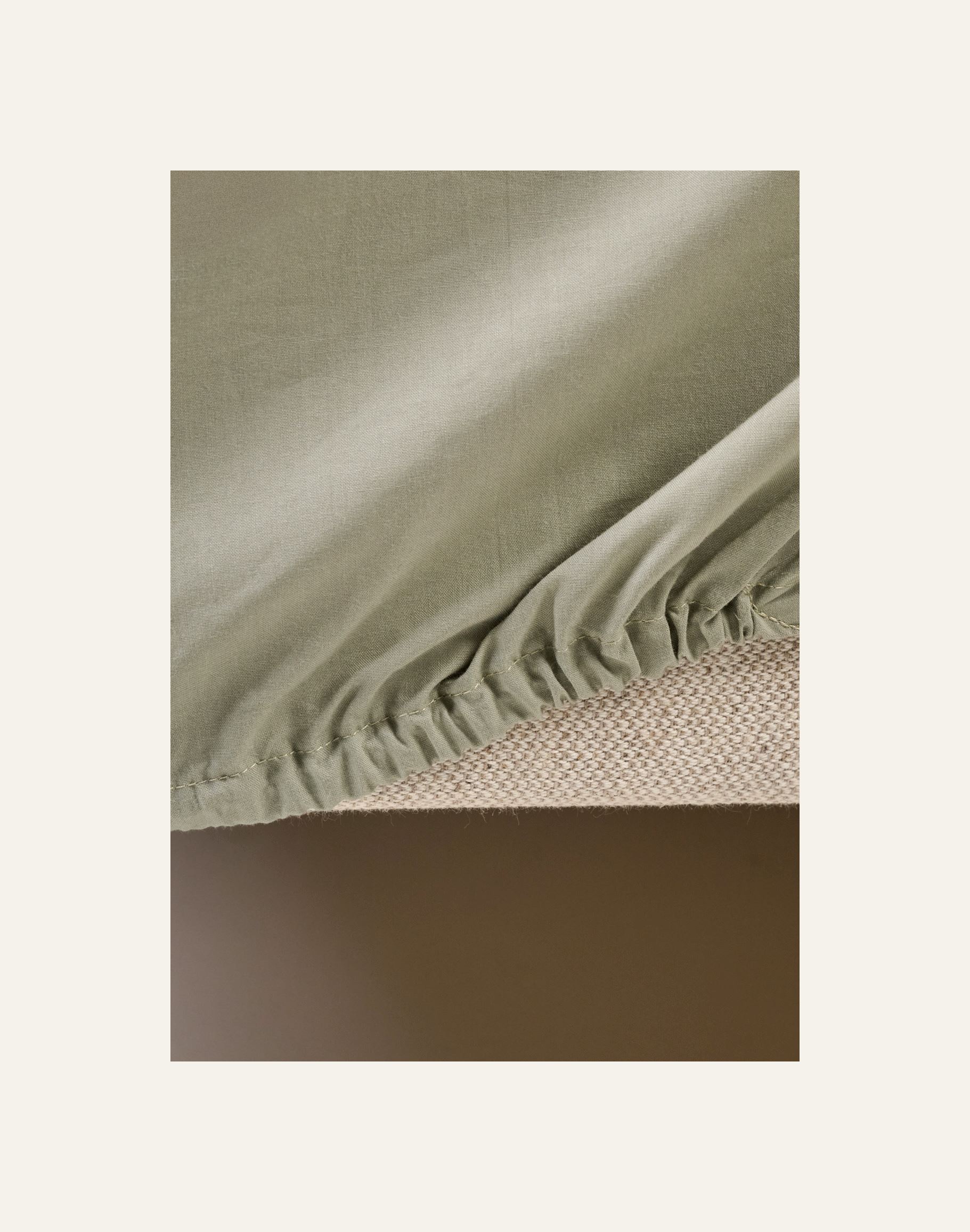 Muotoonommeltu aluslakana vaaleanvihreä - 3