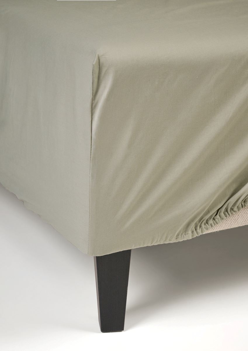 Muotoonommeltu aluslakana vaaleanvihreä - 2