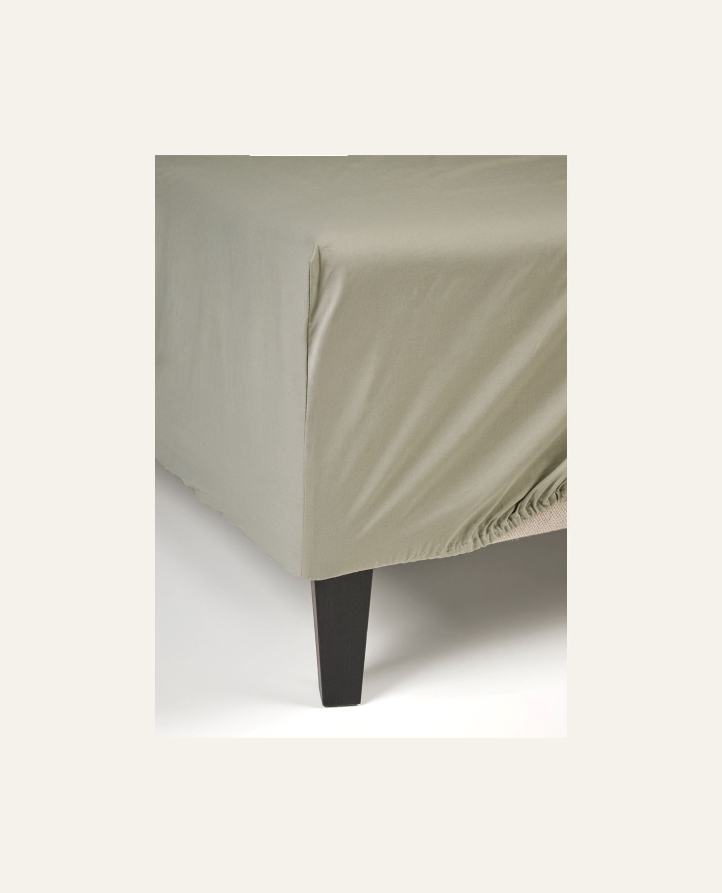 Muotoonommeltu aluslakana vaaleanvihreä - 2