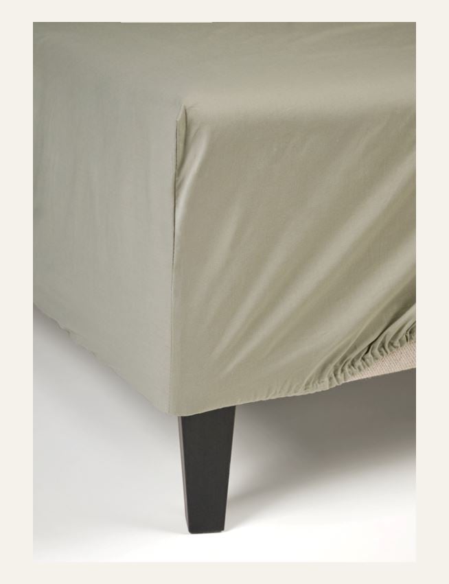 Muotoonommeltu aluslakana vaaleanvihreä - 2