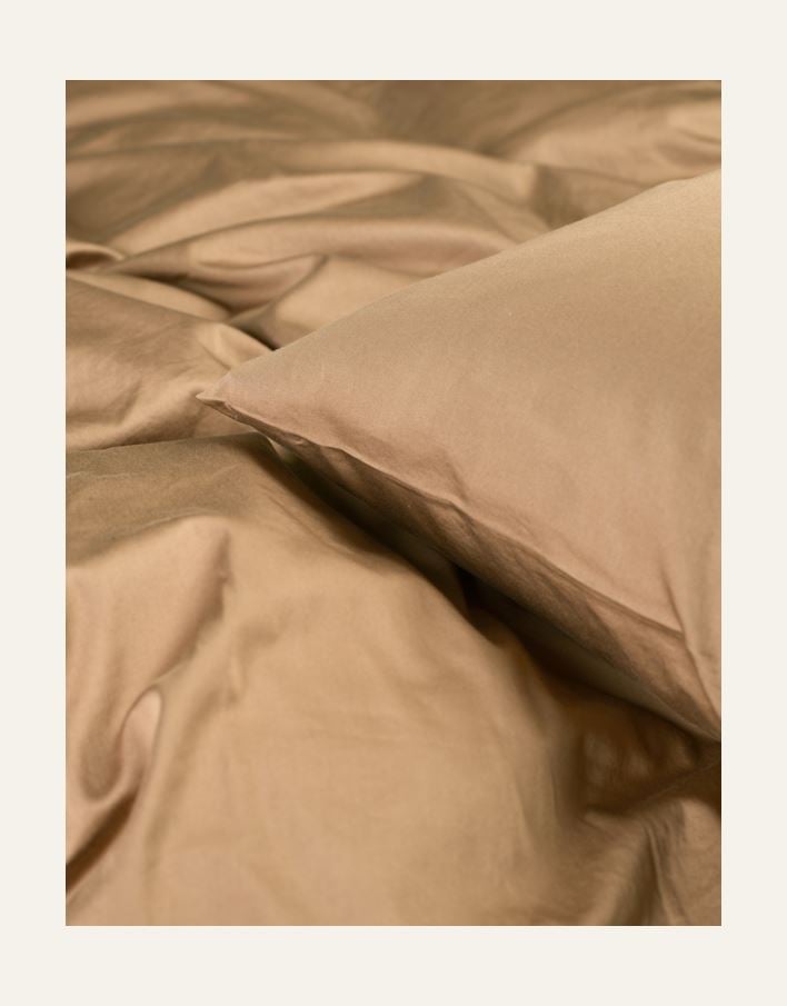 Pussilakanasetti satiinipuuvillaa karamelli - 2