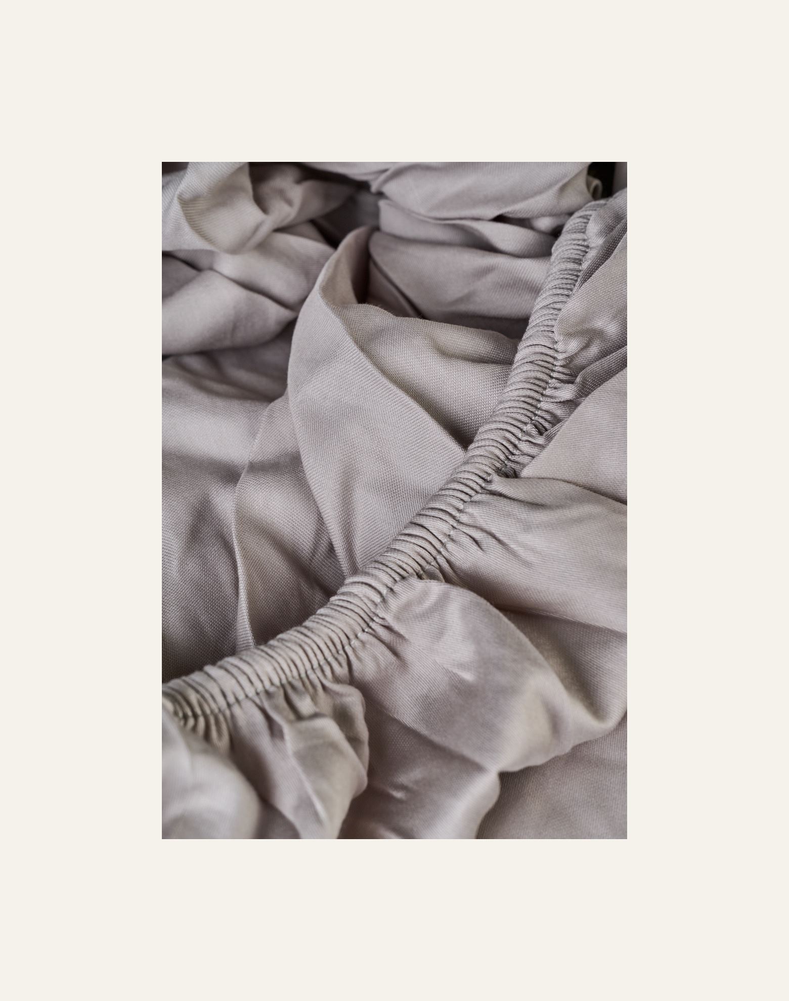 Aluslakana vaaleanharmaa - 3