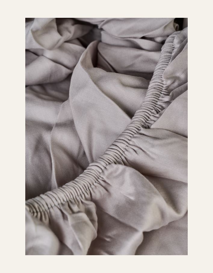 Aluslakana vaaleanharmaa - 3