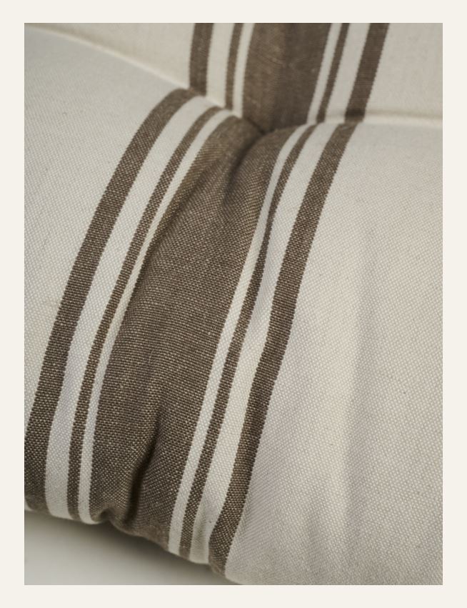 Istuintyyny ruskea - 2