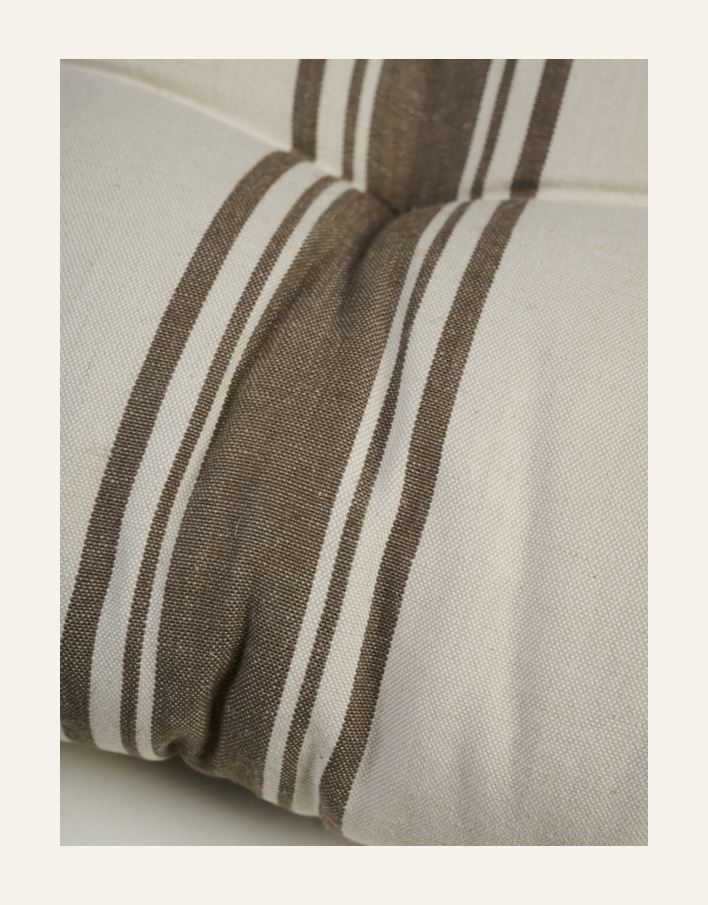 Istuintyyny ruskea - 2