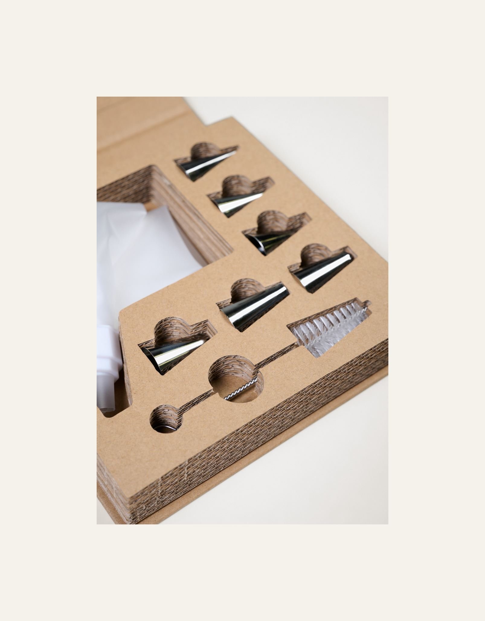 Kakun koristelusarja valkoinen - 2