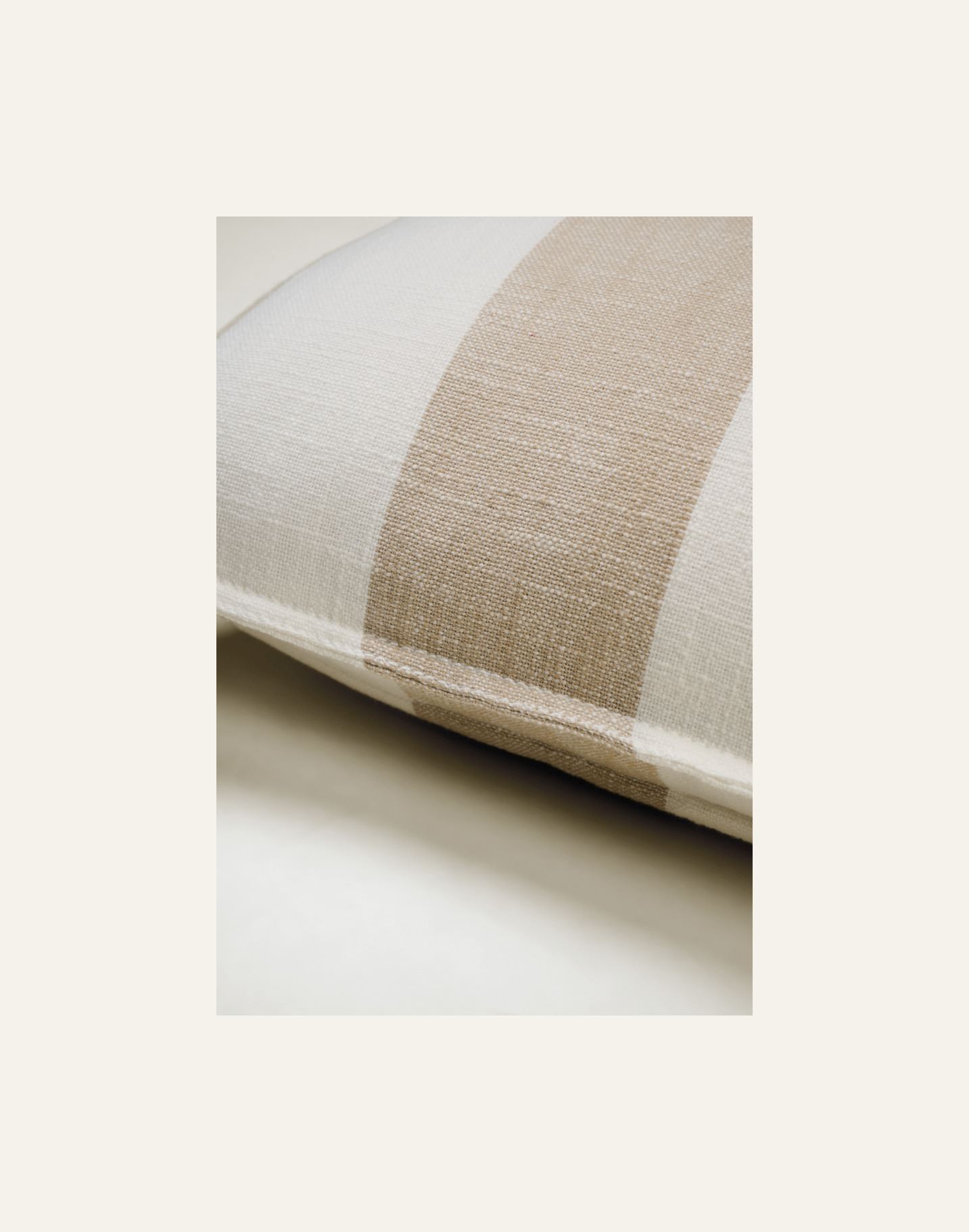 Koristetyyny beige - 2