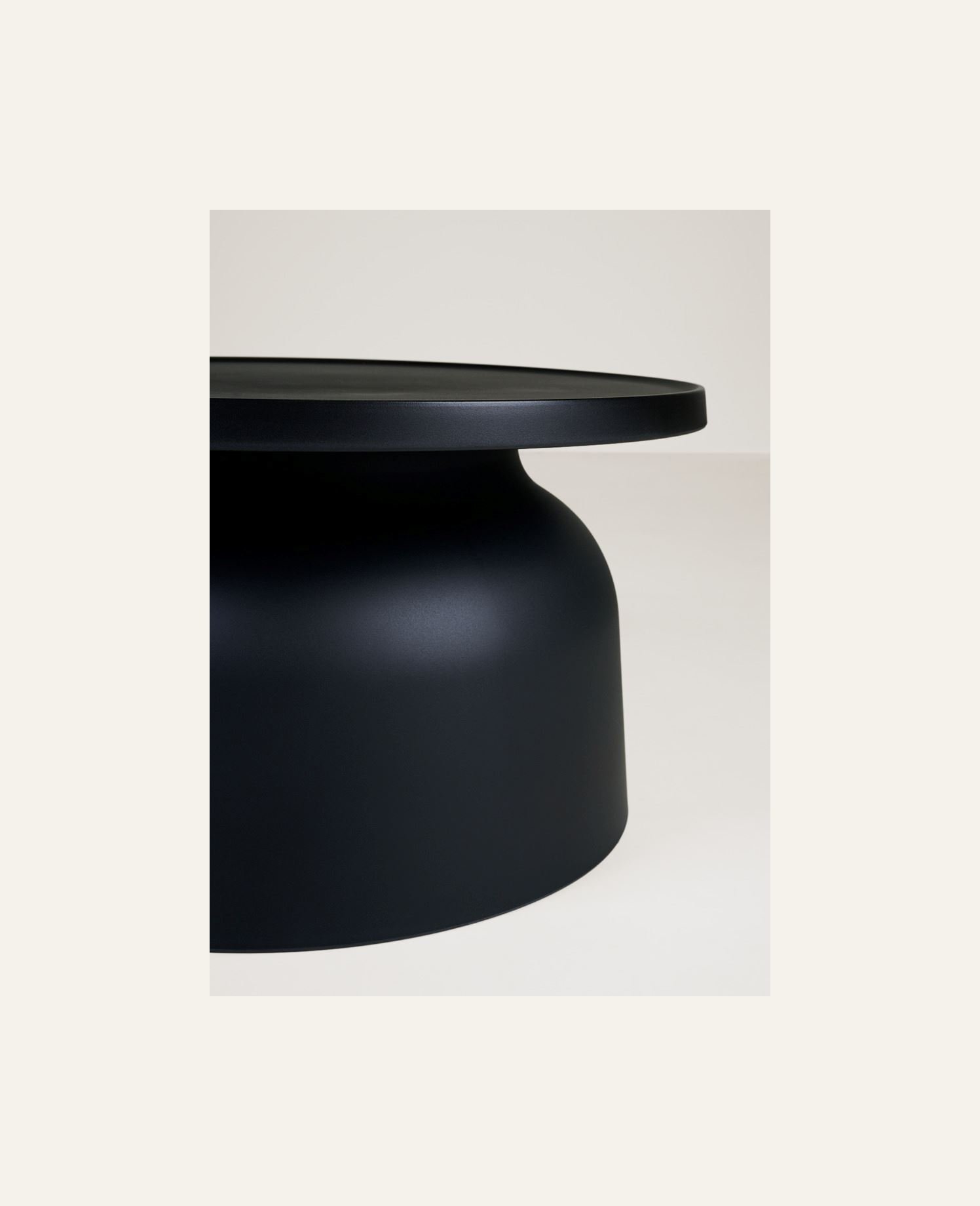 Puutarhapöytä musta - 3