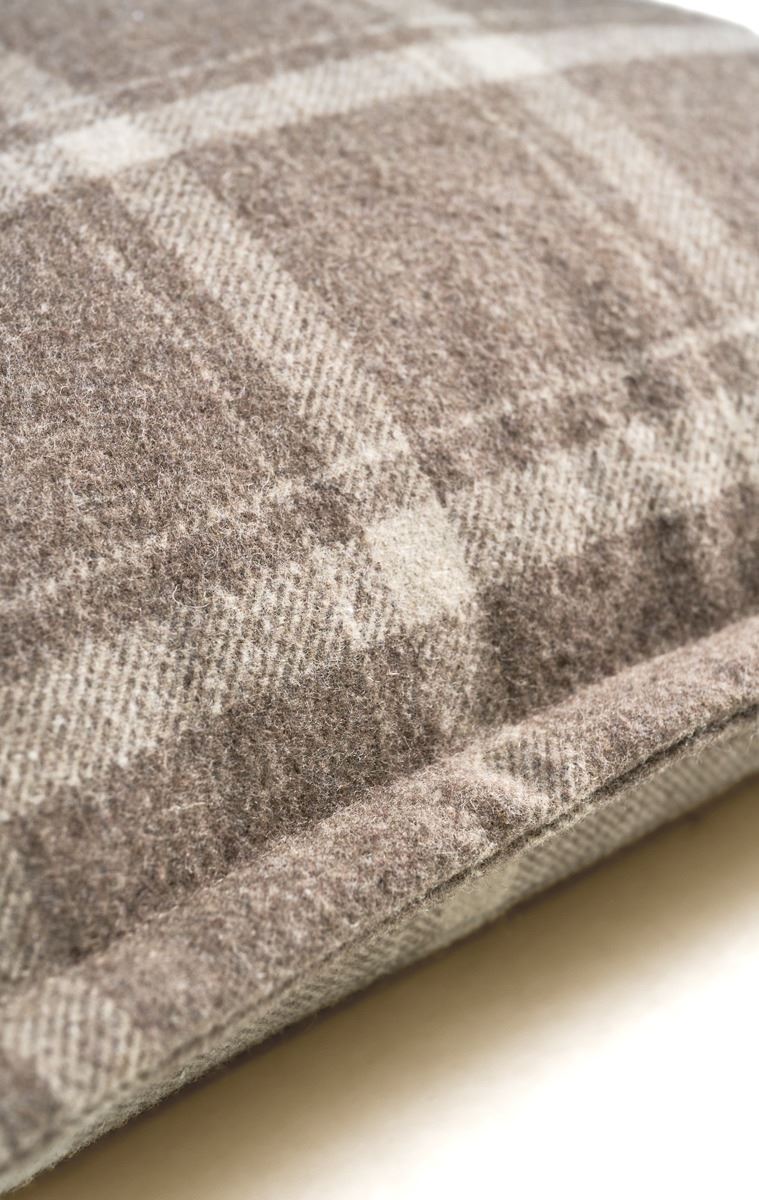 Koristetyynynpäällinen vaaleanruskea - 4