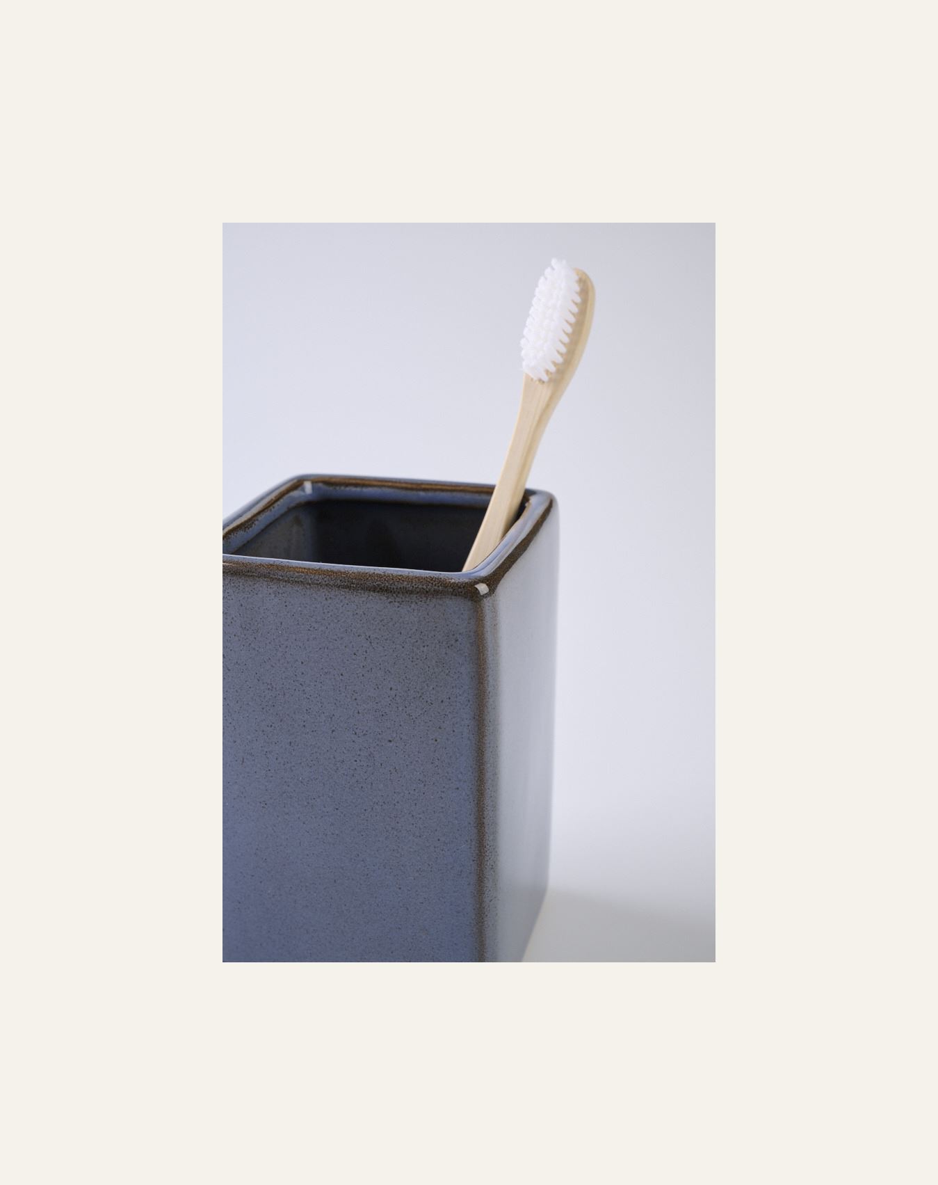 Hammasharjateline harmaa - 2