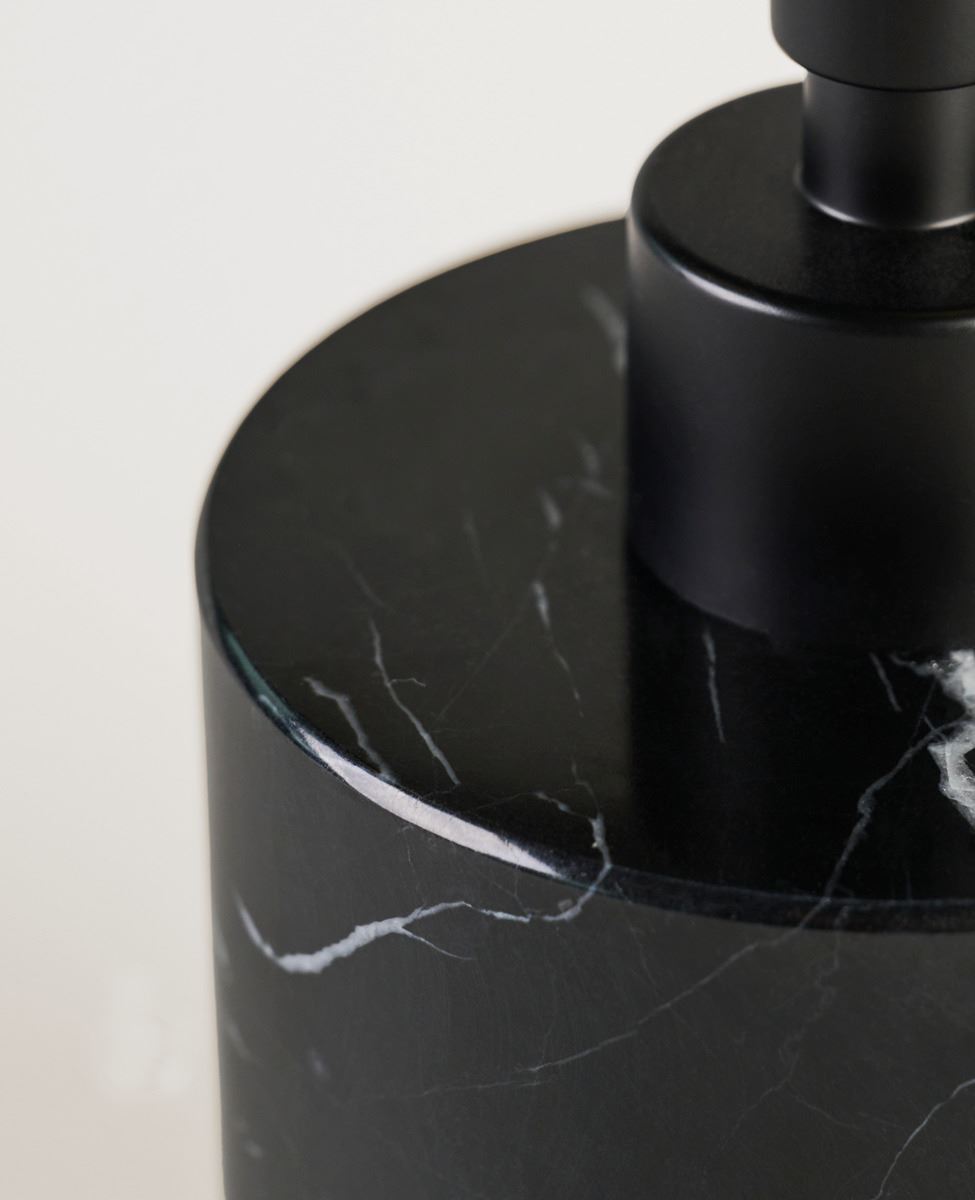 Saippuapumppu musta - 2