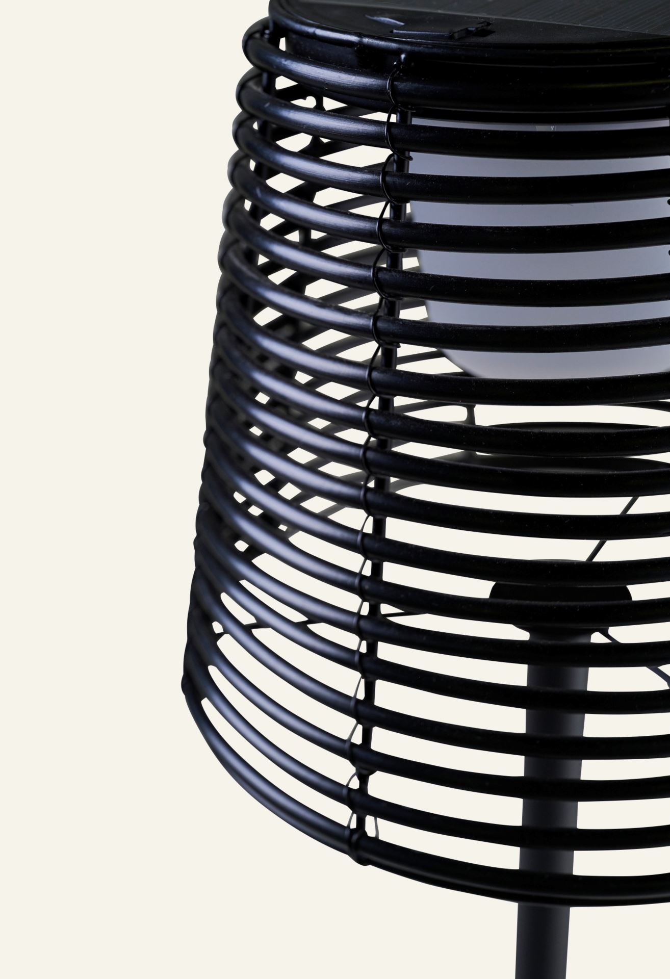 Ladattava lattiavalaisin musta - 3