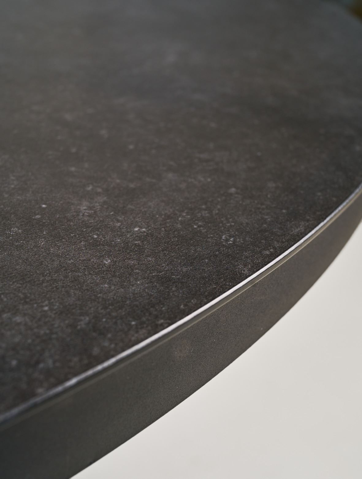 Puutarhapöytä musta - 5