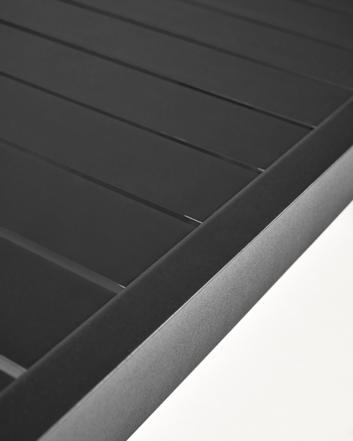 Puutarhapöytä musta - 4