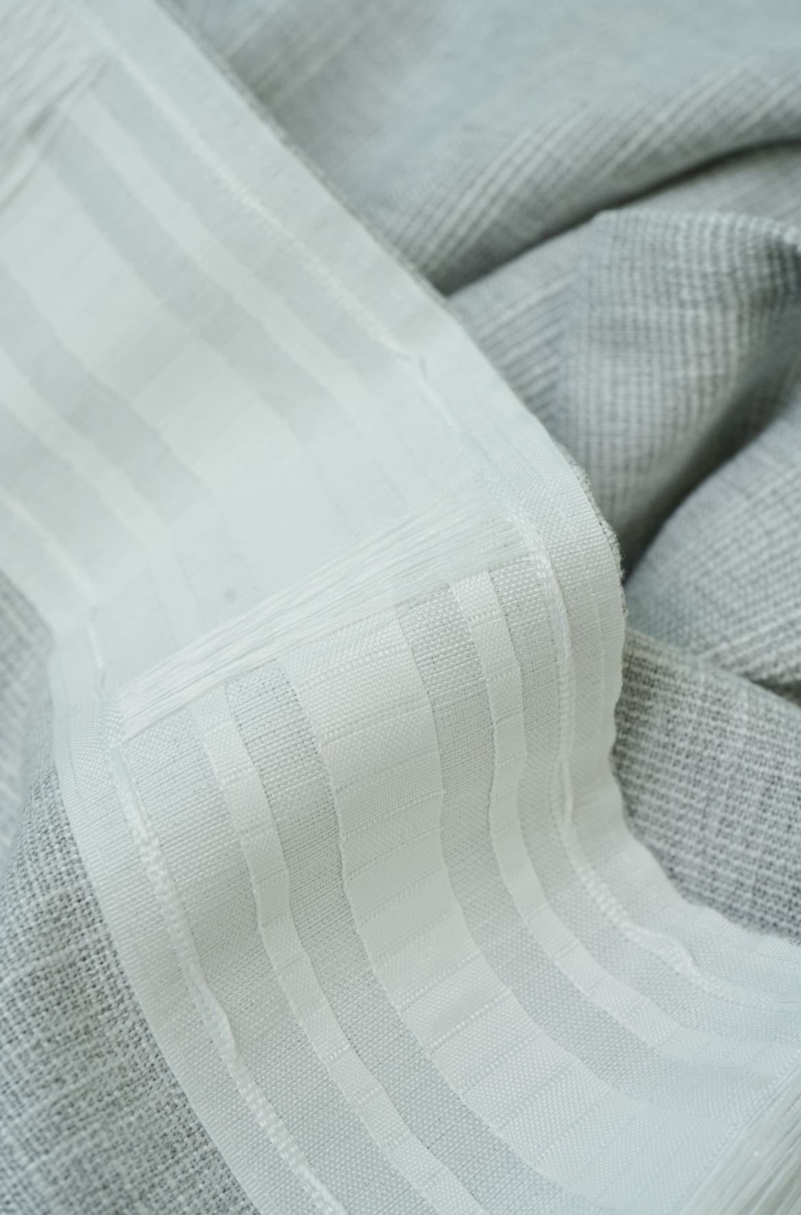 Verho vaaleanharmaa - 2