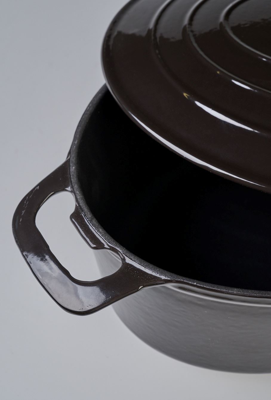 Valurautainen kattila soikea musta - 2