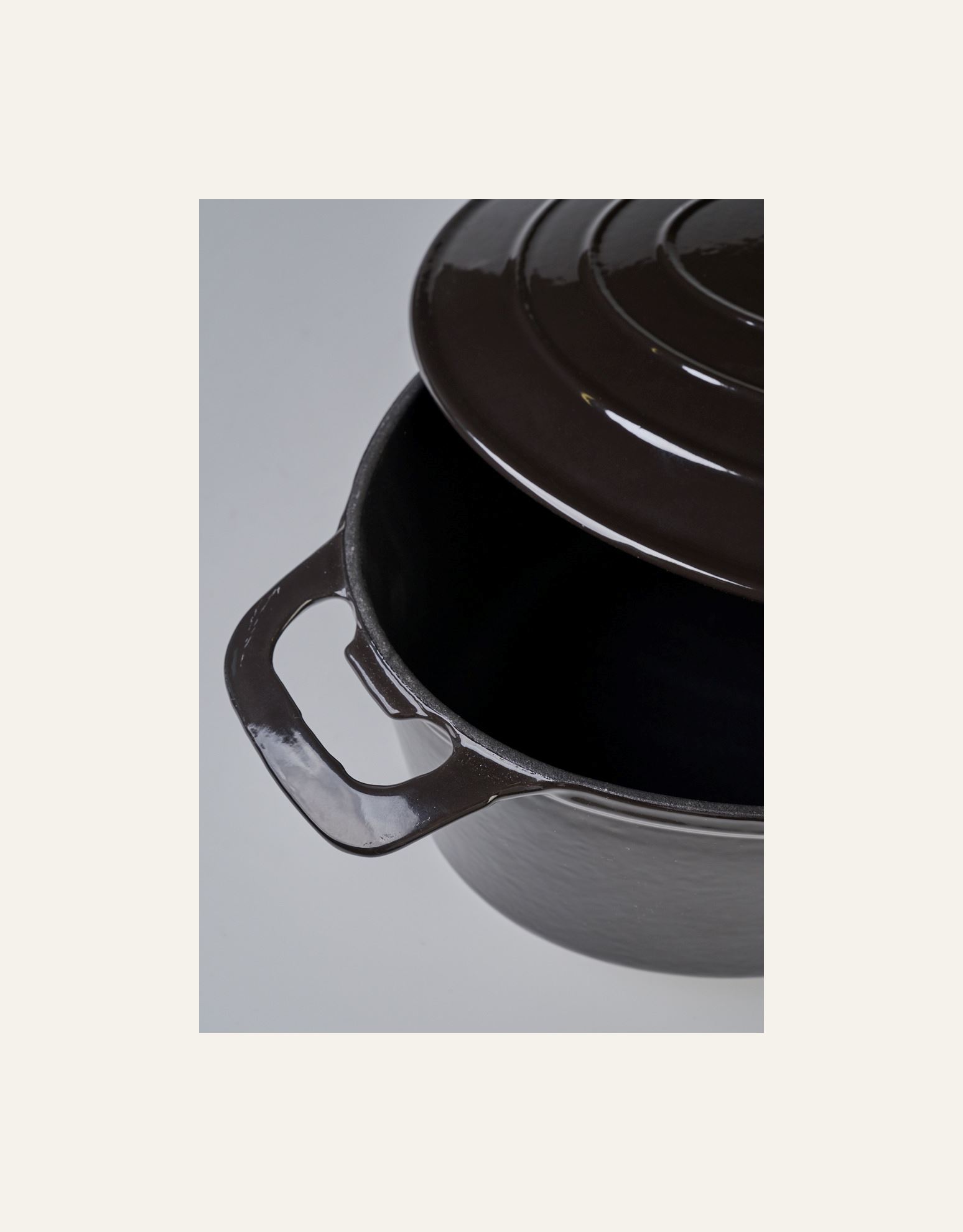 Valurautainen kattila soikea musta - 2