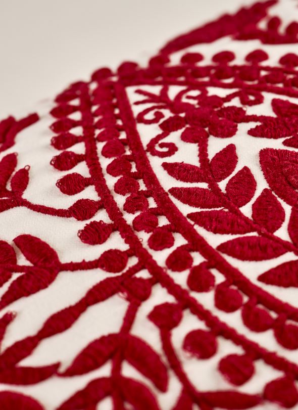 Koristetyynynpäällinen punainen - 3