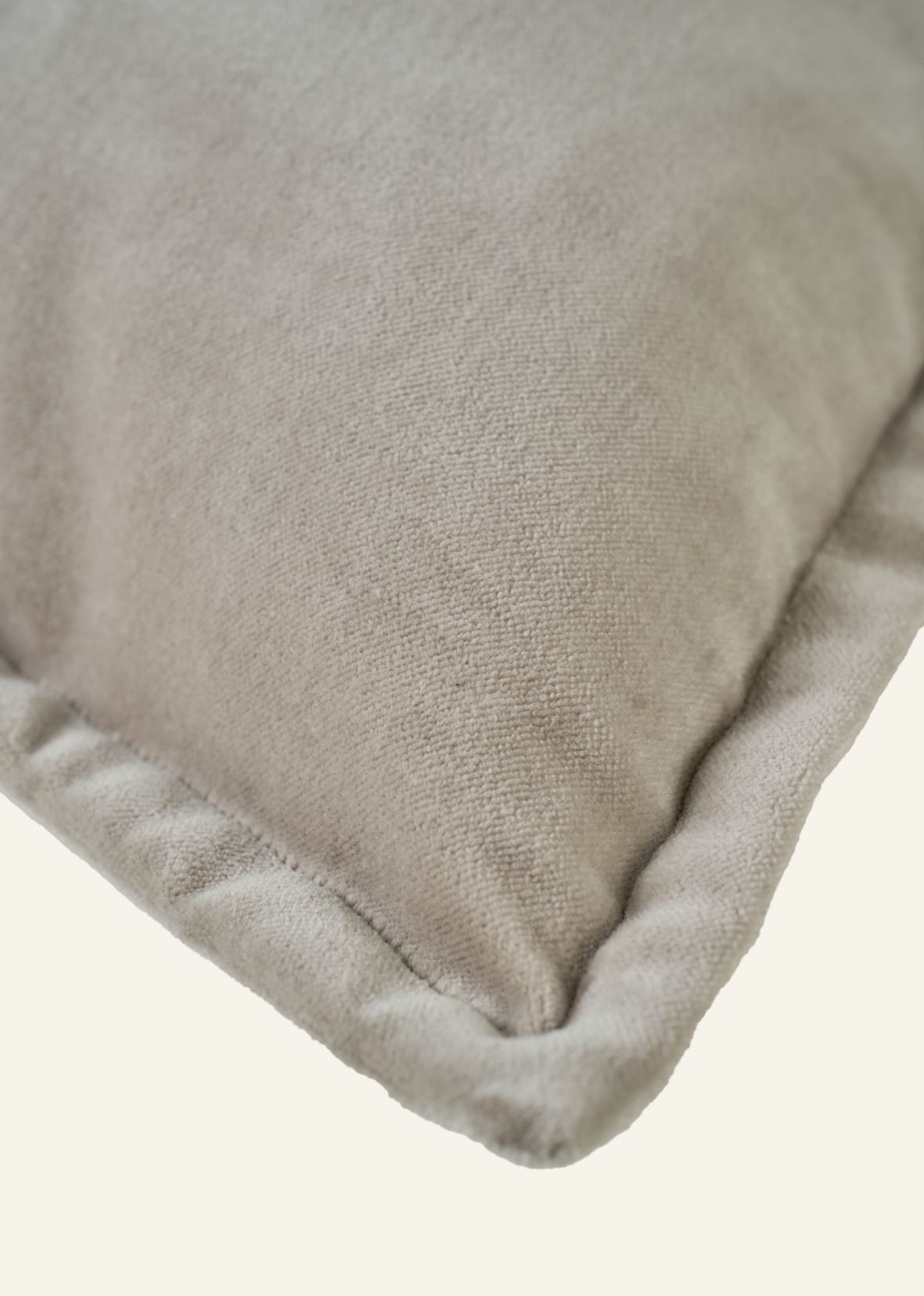 Koristetyynynpäällinen vaalean beige - 2