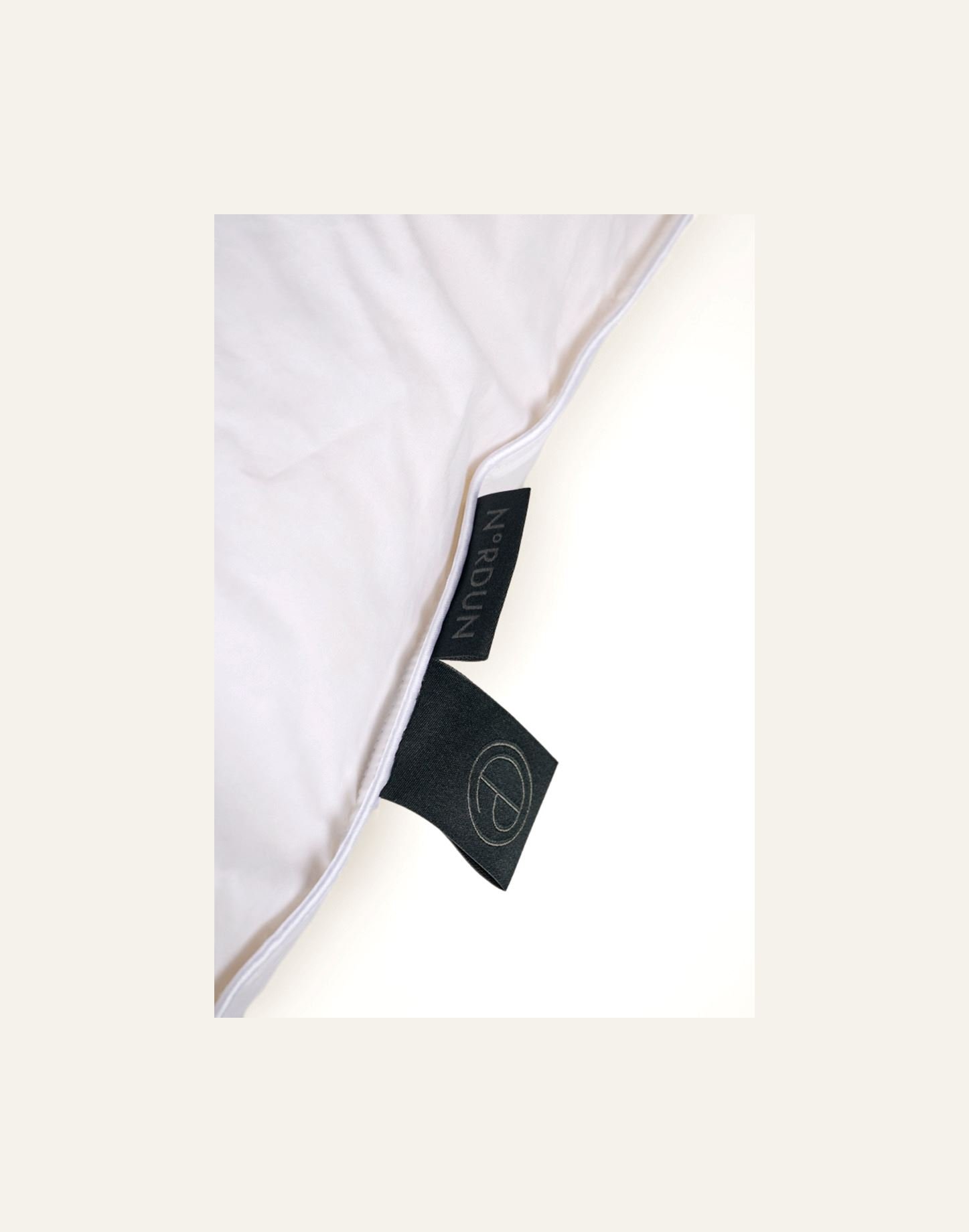 Matala untuvatyyny valkoinen - 8