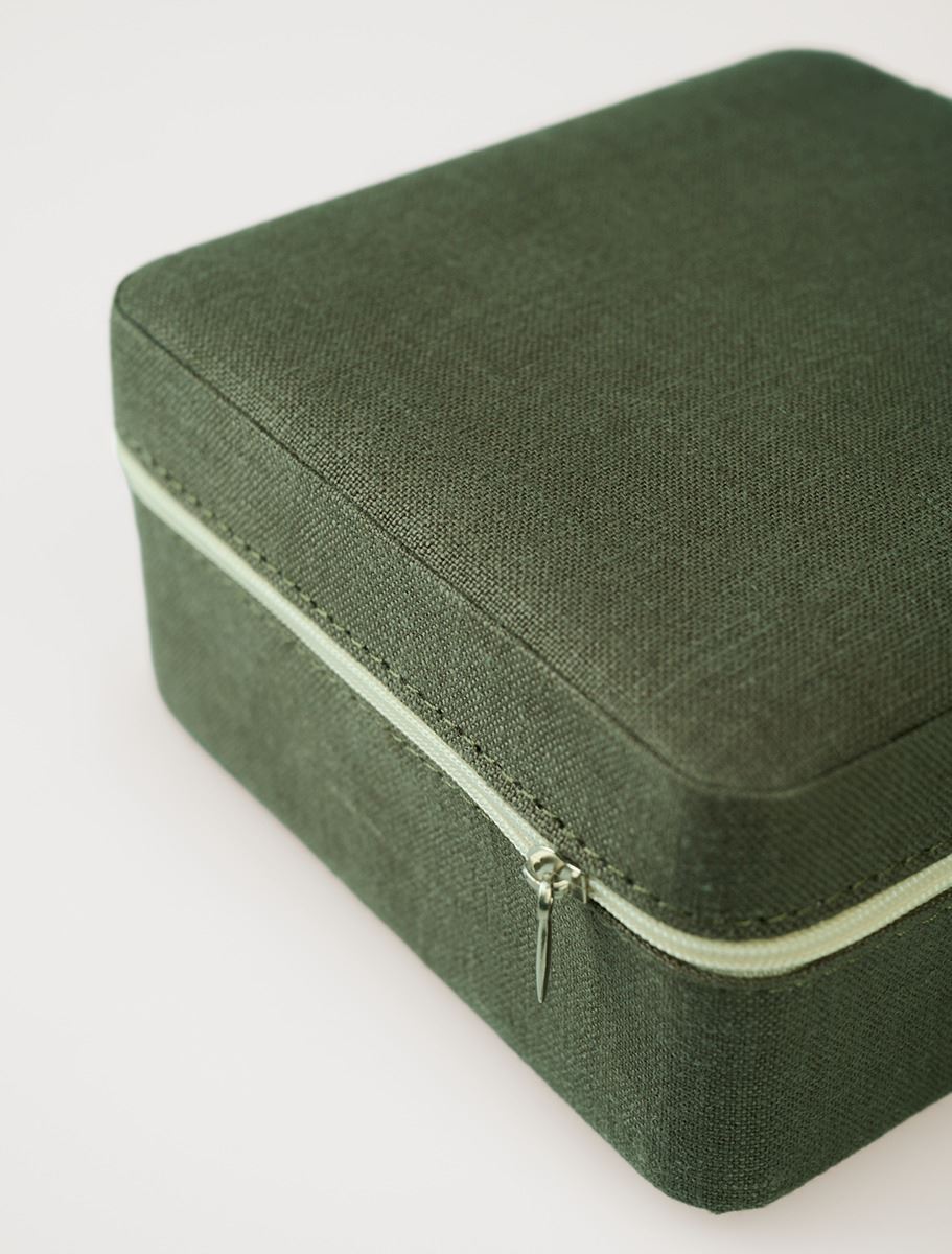 Korurasia vetoketjulla oliivinvihreä - 3