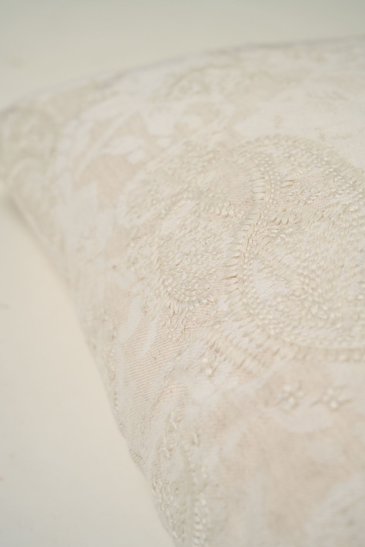 Koristetyynynpäällinen vaalean beige - 2