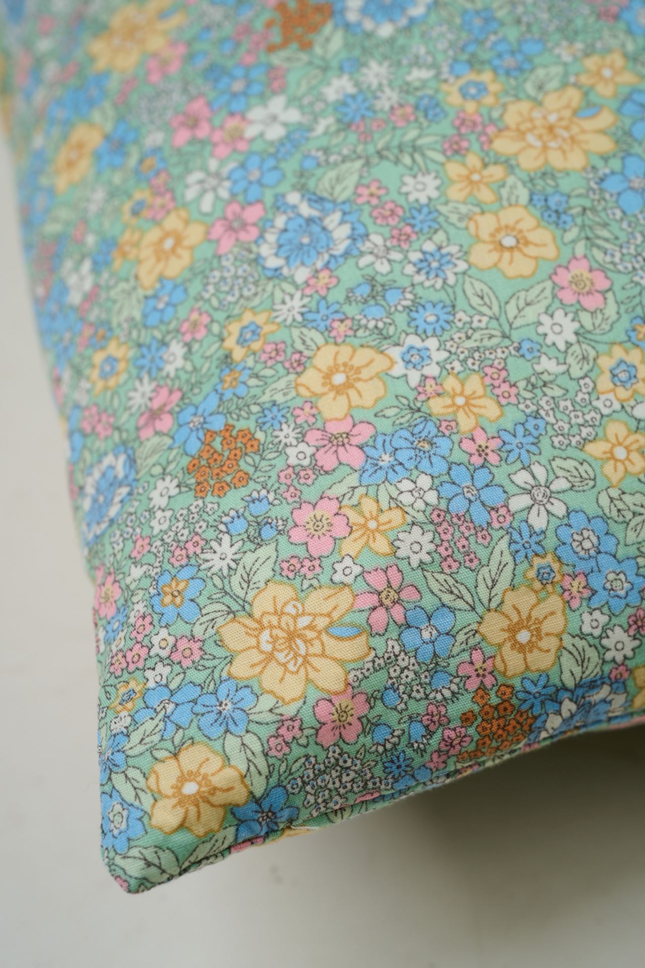 Koristetyyny vihreä - 2