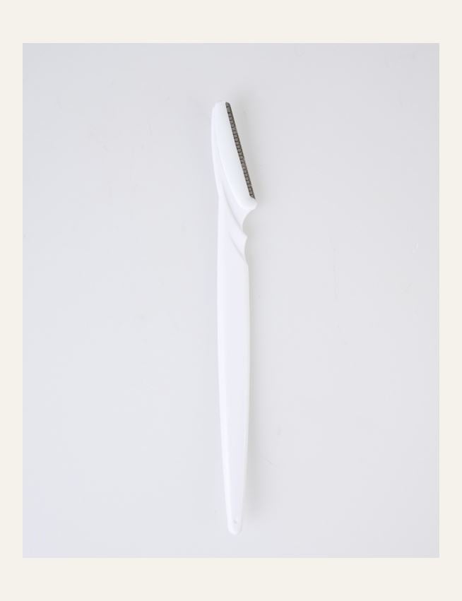 Kulmakarvaveitsi valkoinen - 3