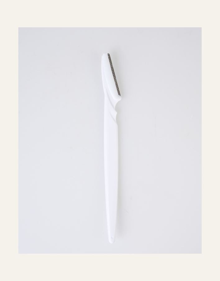 Kulmakarvaveitsi valkoinen - 3