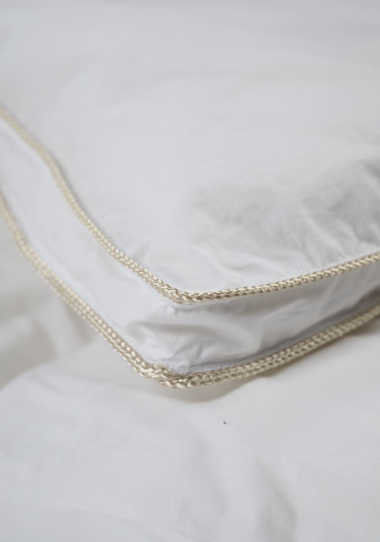 Keskilämmin untuvapeitto valkoinen - 3