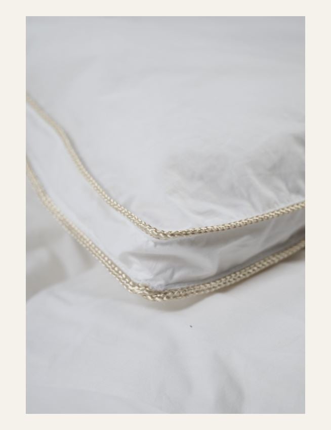 Keskilämmin untuvapeitto valkoinen - 3