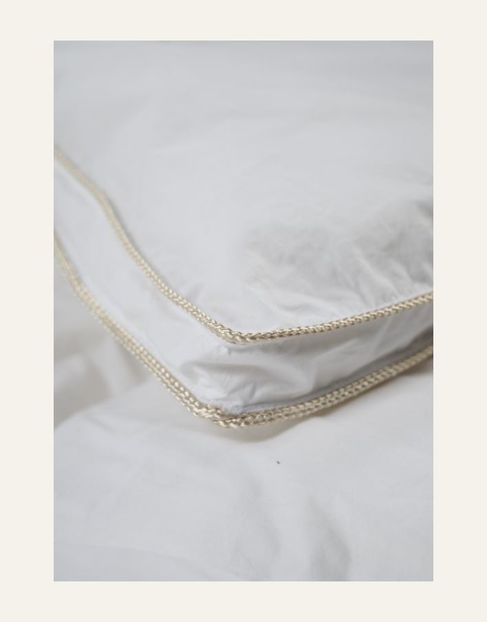 Keskilämmin untuvapeitto valkoinen - 3