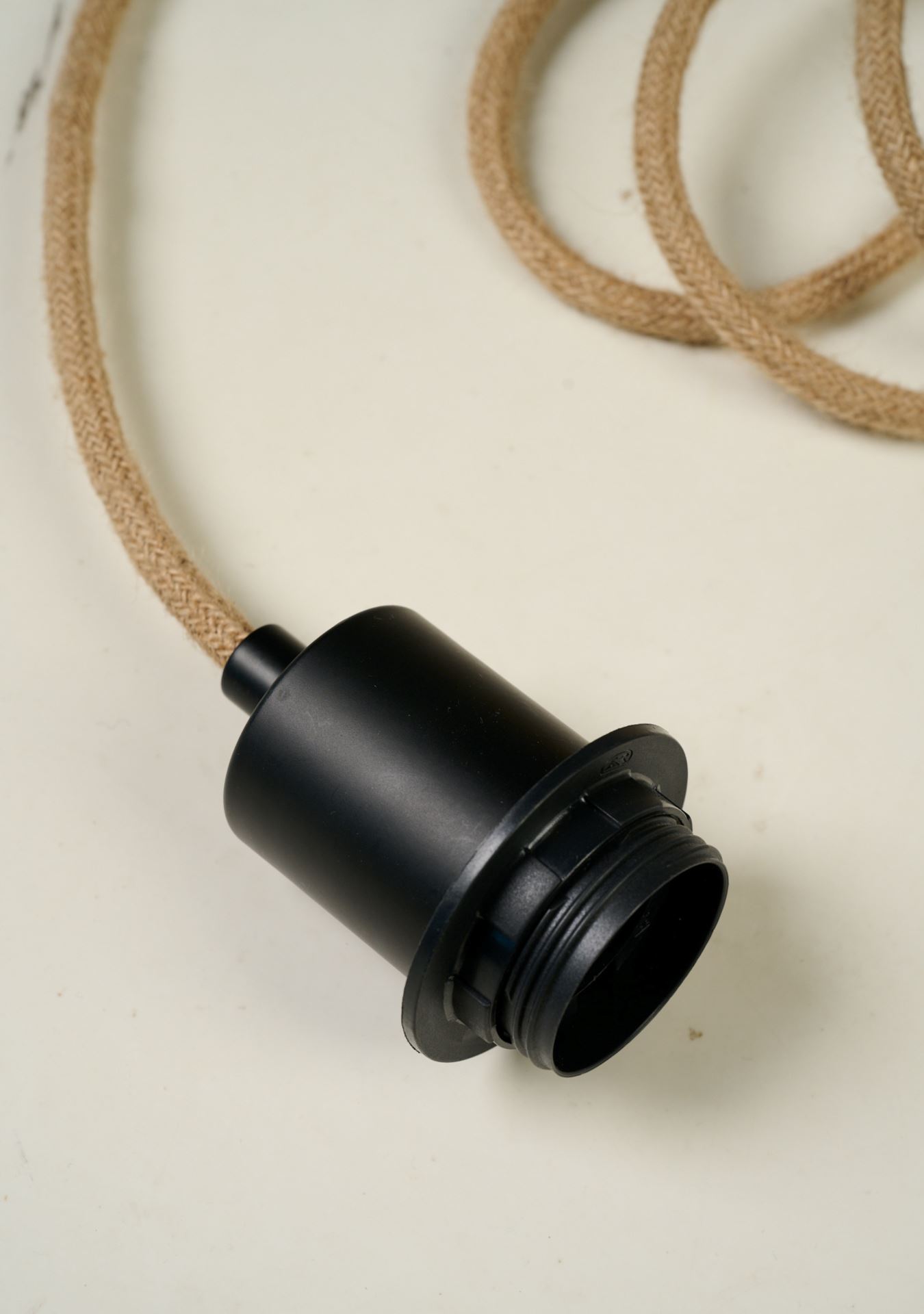 valaisinripustusjohto musta - 2