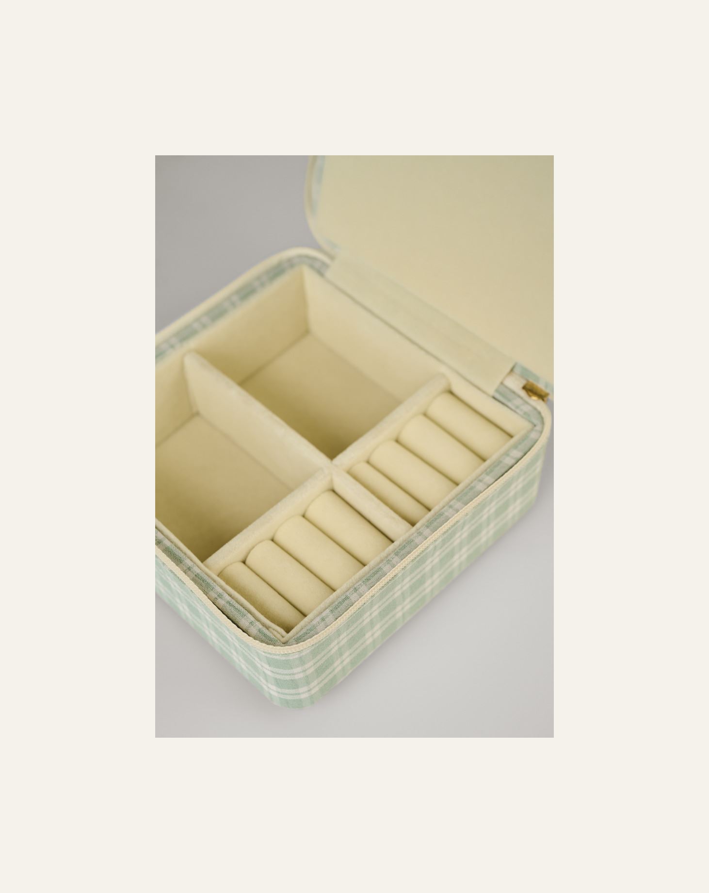 Korurasia vetoketjulla vaaleanvihreä - 3