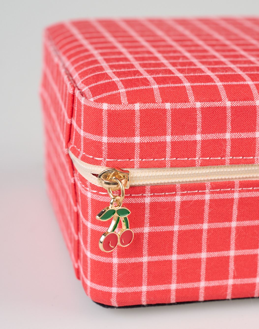 Korurasia vetoketjulla punainen - 3