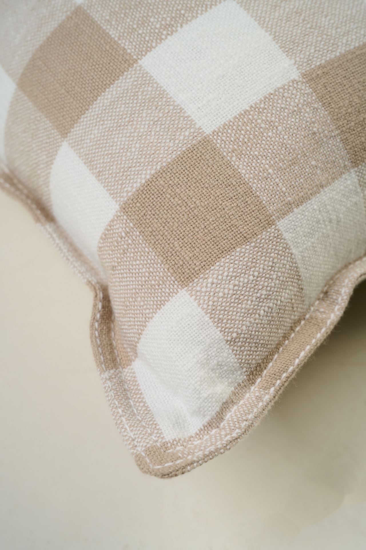 Koristetyyny beige - 3