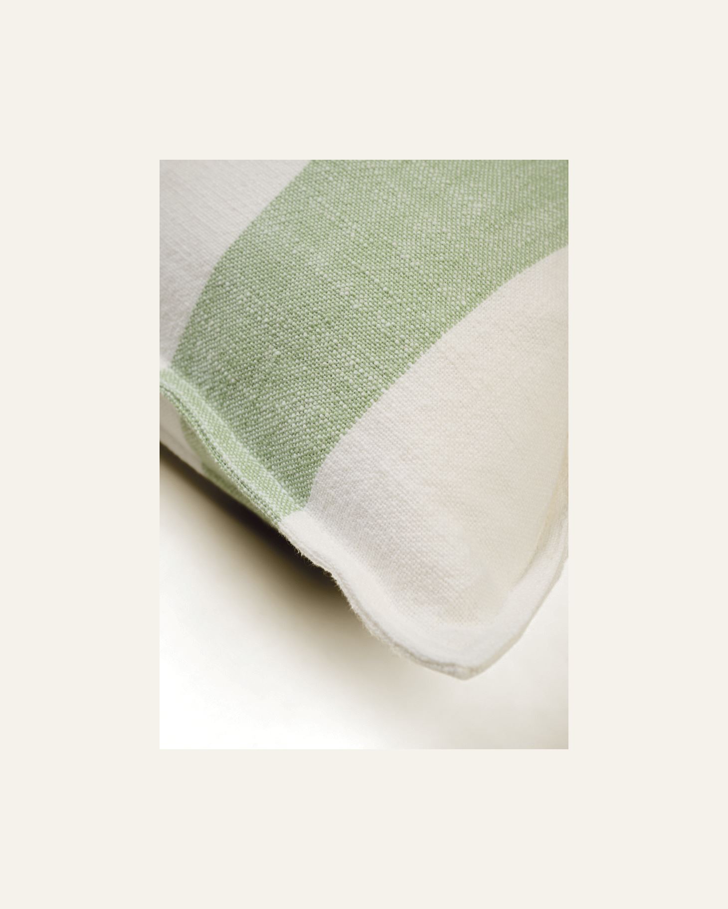 Koristetyyny vihreä - 2