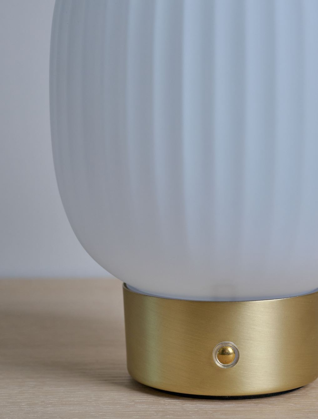 Ladattava pöytävalaisin messinki - 3