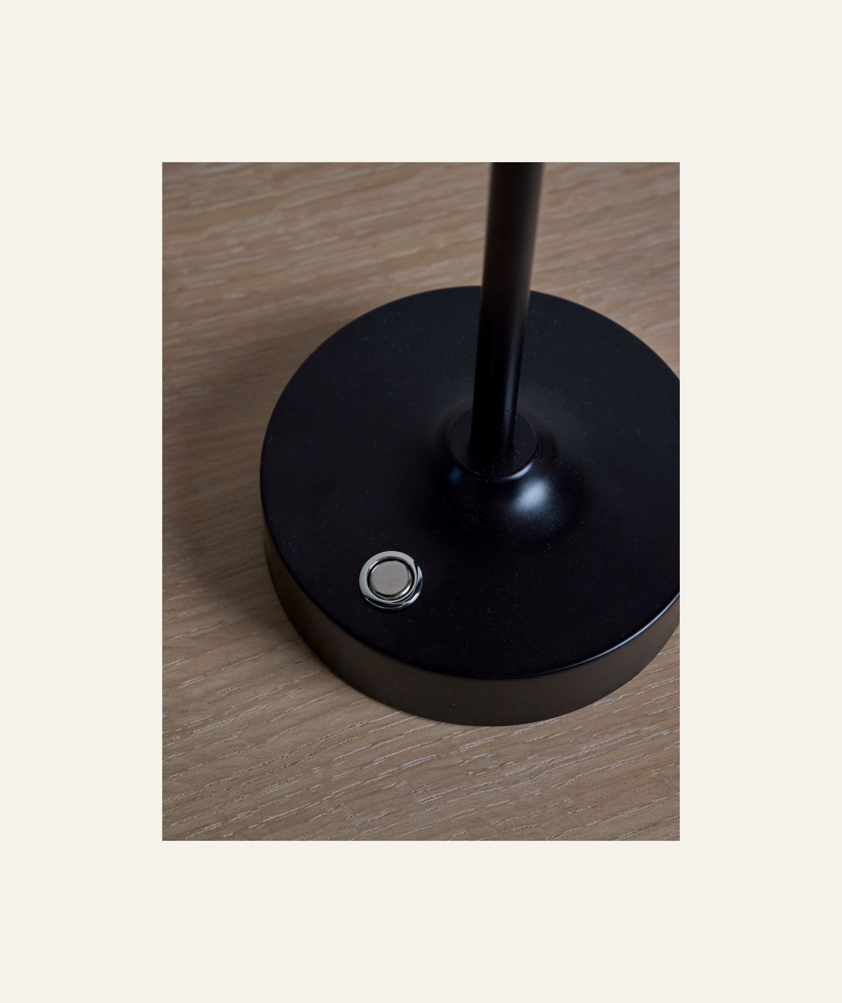 Ladattava pöytävalaisin musta - 3