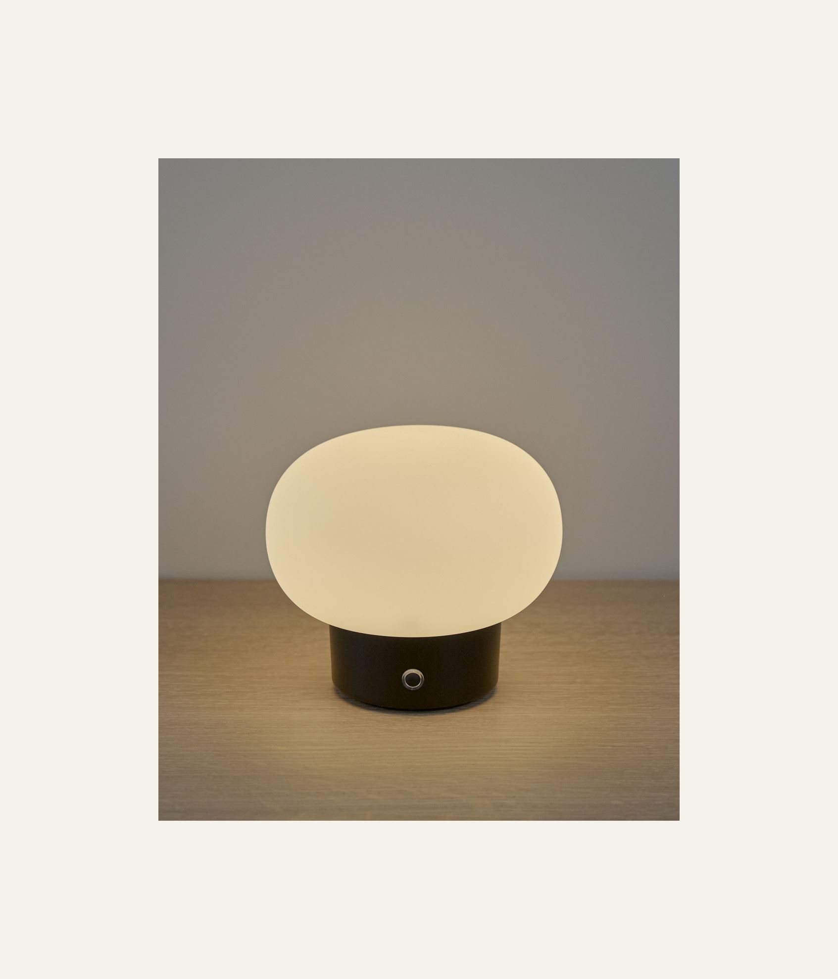 Ladattava pöytävalaisin musta - 2