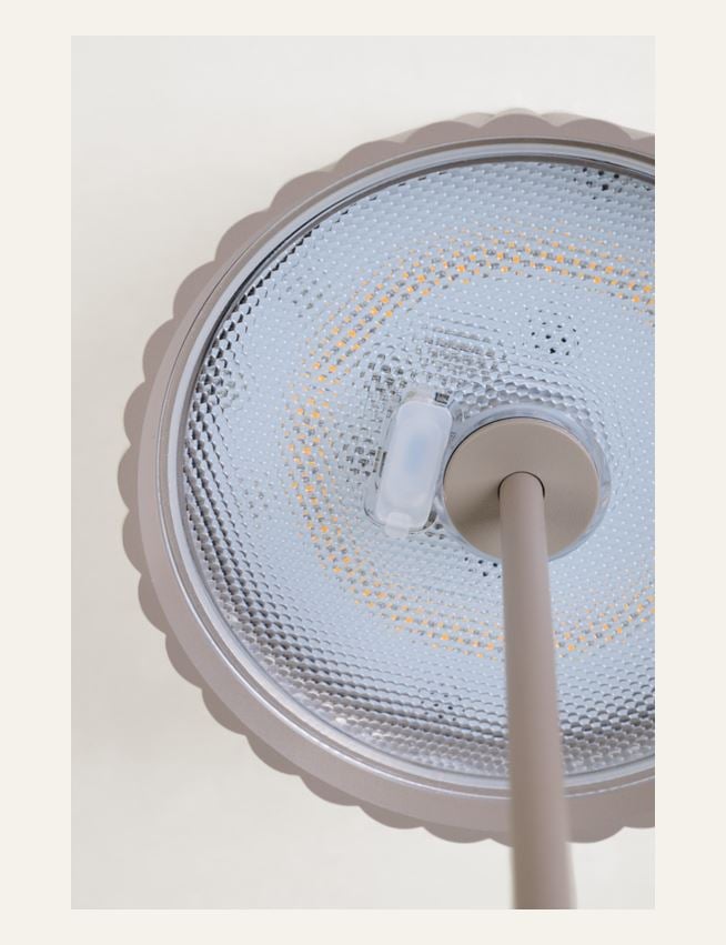 Ladattava pöytävalaisin harmaanruskea - 2