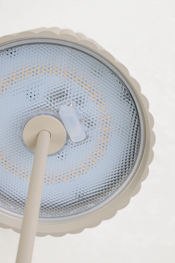 Ladattava pöytävalaisin beige - 2