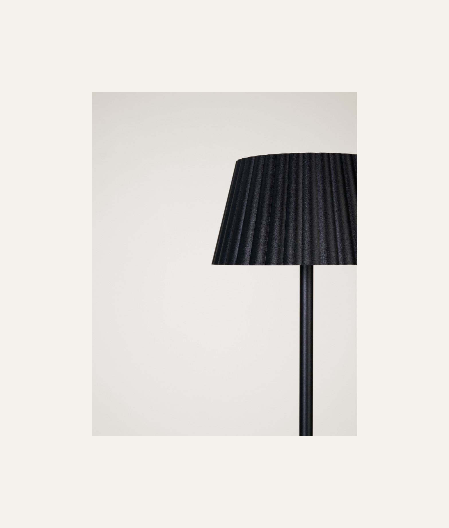 Ladattava lattiavalaisin musta - 3