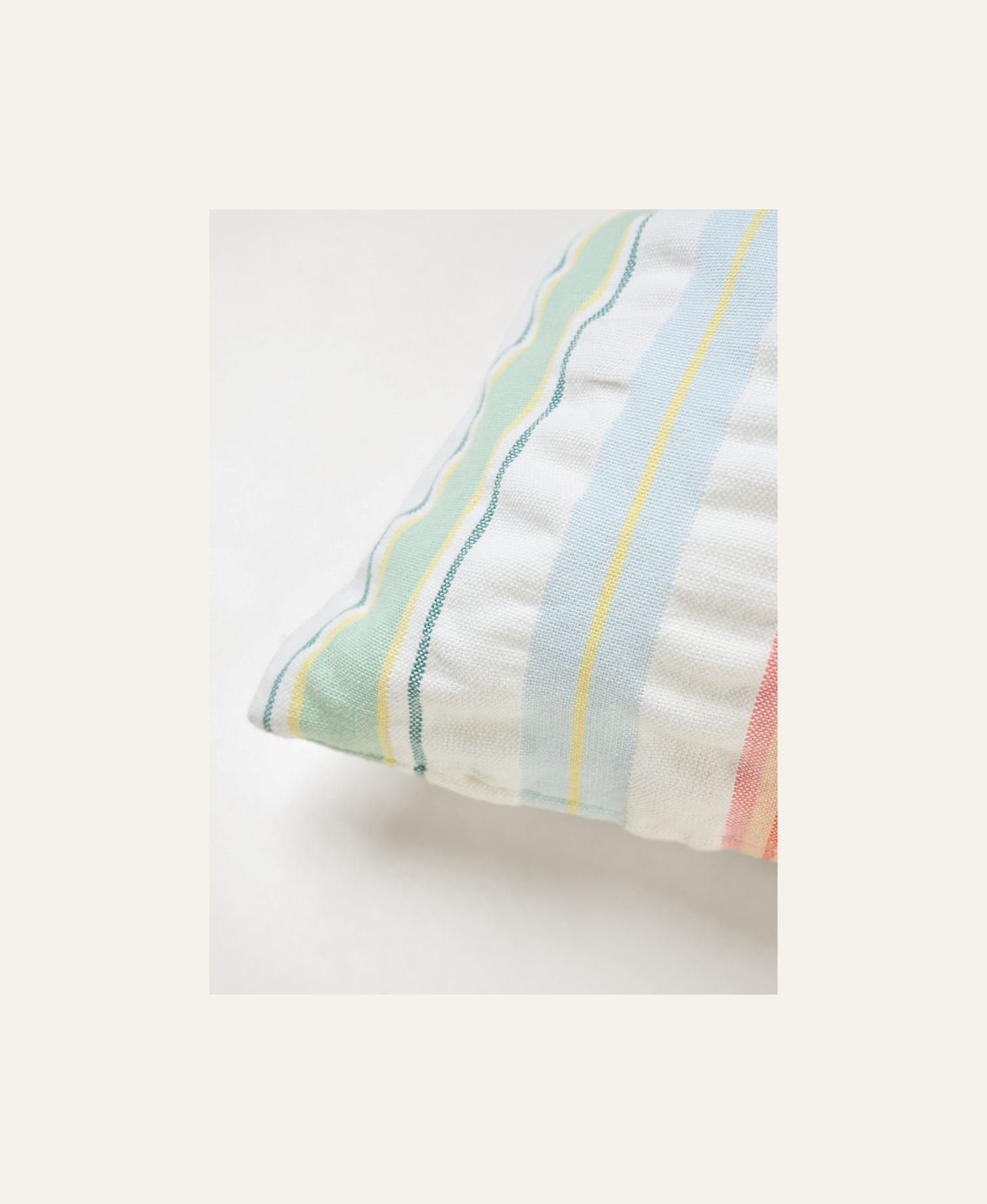 Koristetyynynpäällinen moniväri - 2