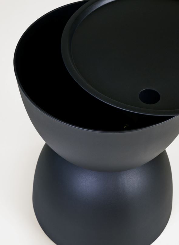 Puutarhapöytä musta - 2