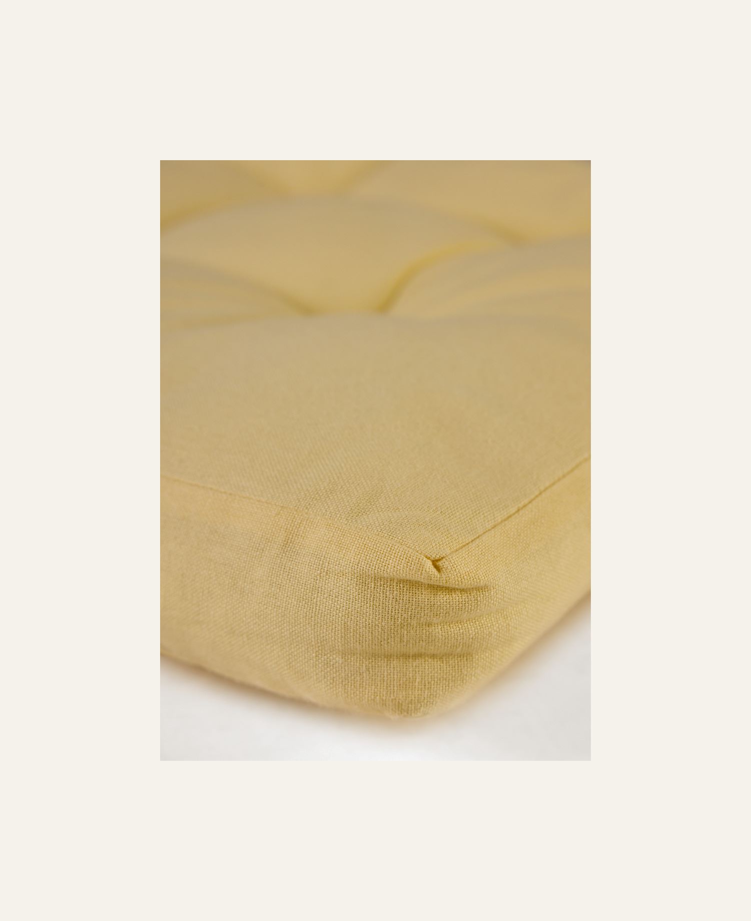 Istuintyyny keltainen - 4