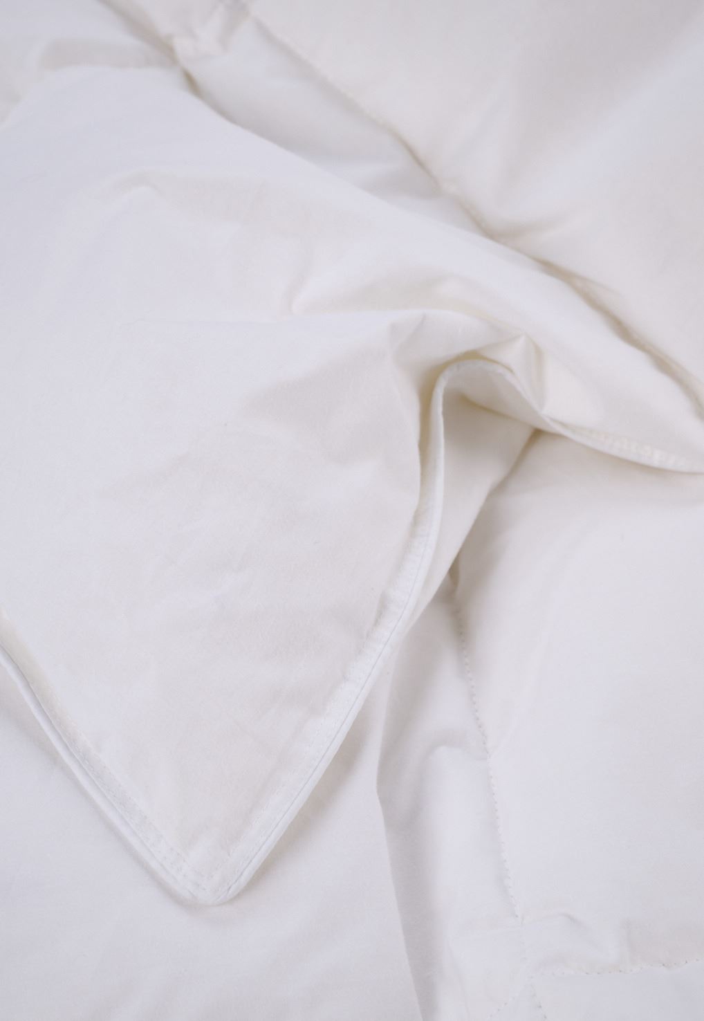 Ympäri vuoden käytettävä höyhen- ja untuvapeitto valkoinen - 3