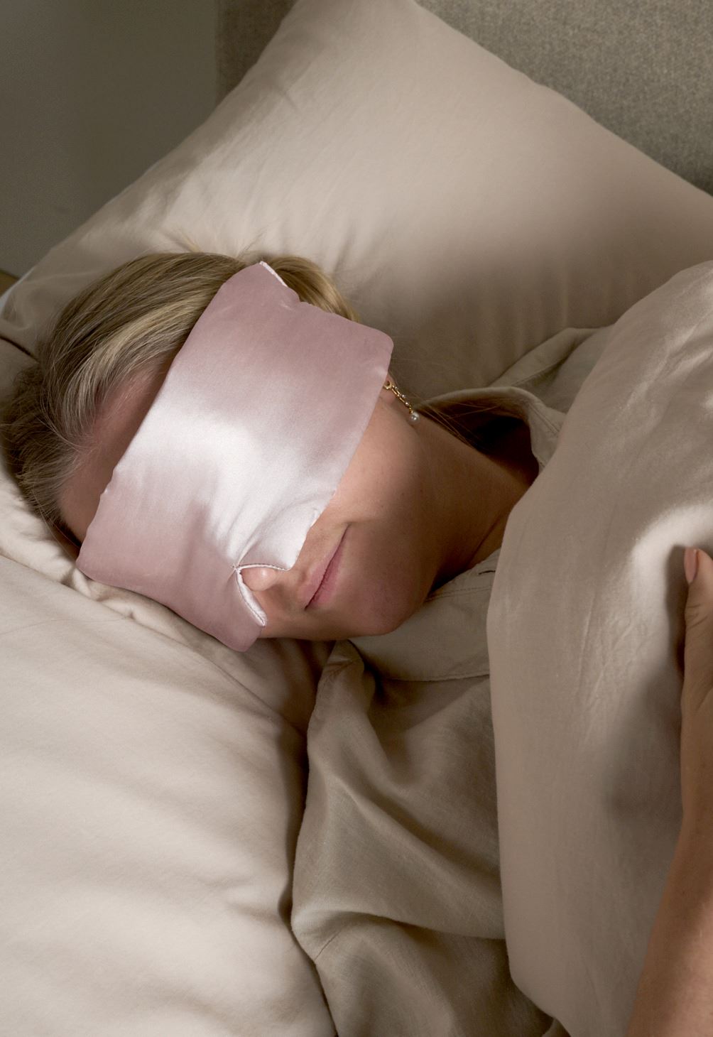 Unimaski puuteriroosa - 2