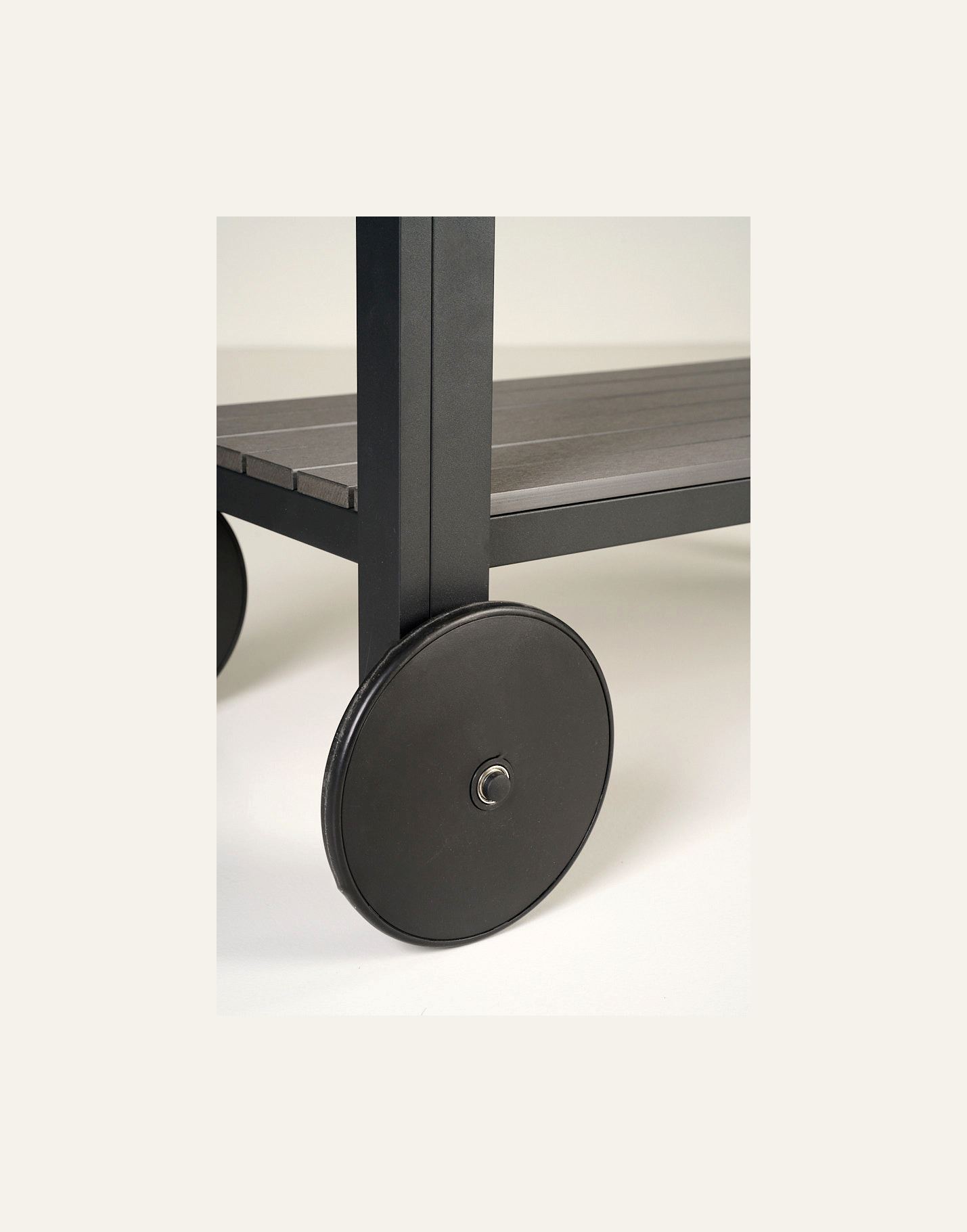 Tarjoiluvaunu musta - 2